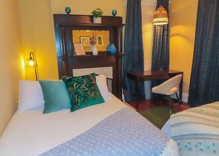 The Nook On Neil Walkable 3br