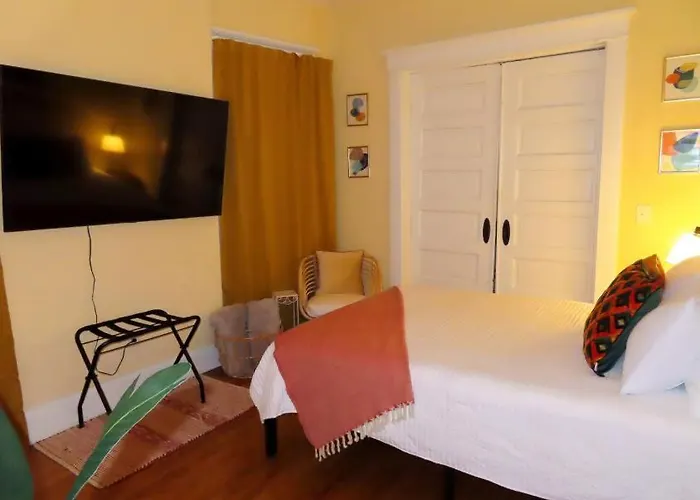 The Nook On Neil Walkable 3br Apartamento