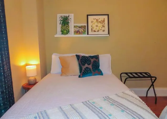 The Nook On Neil Walkable 3br *