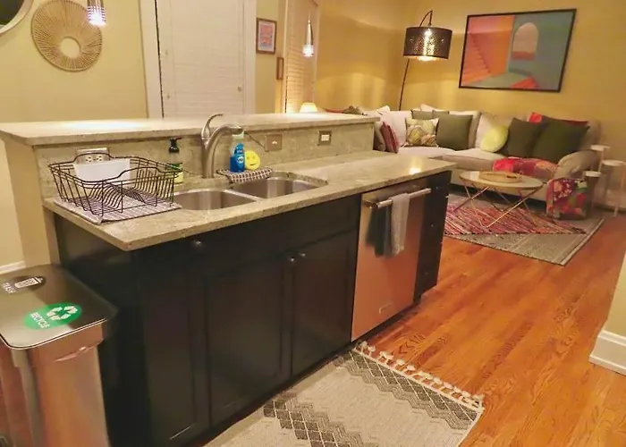 The Nook On Neil Walkable 3br